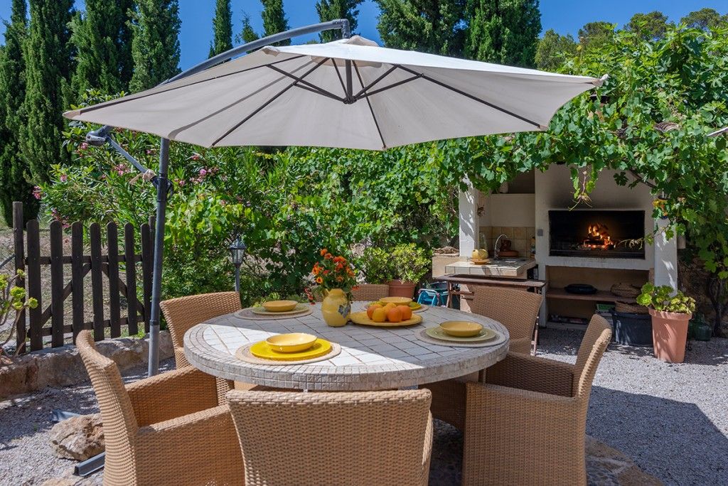 Property photo 3 of 20 Barbecue