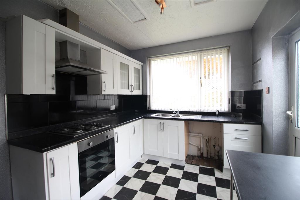 Property photo 2 of 13 Kitchen