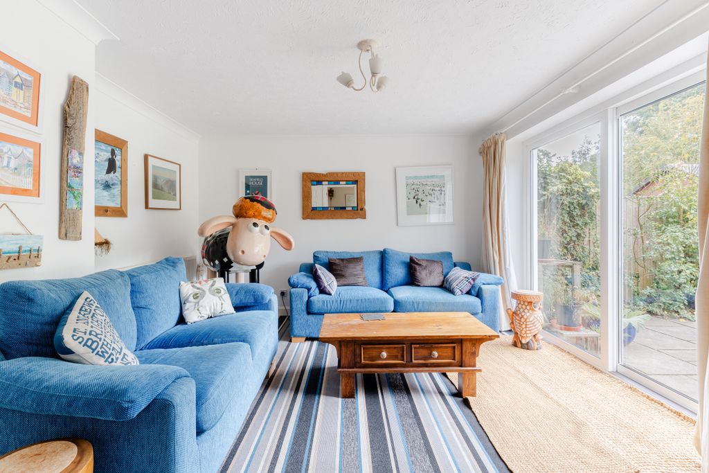 Property photo 1 of 18 A7402454-Hdr-9