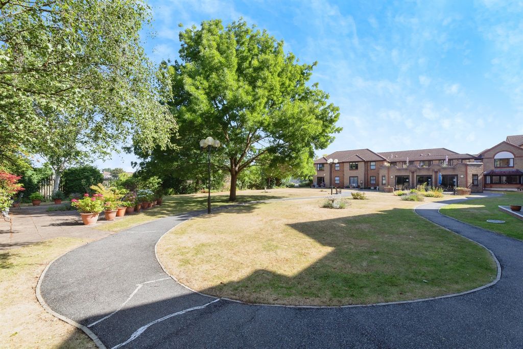 Property photo 2 of 3