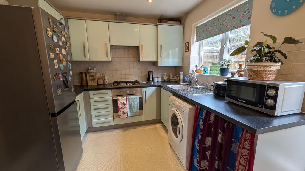 Property photo 2 of 5