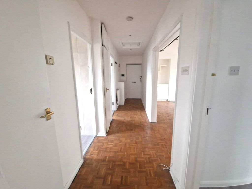 Property photo 3 of 13 Gallery