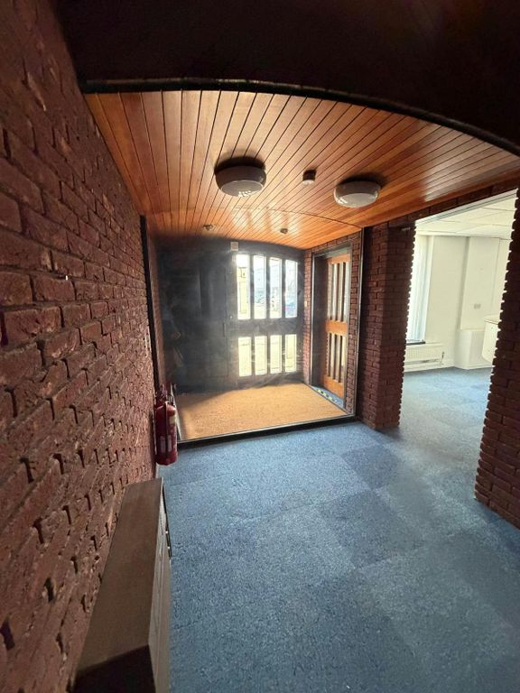 Property photo 3 of 8 E623Ae9c-407F-4158-989c-Bc0A8cc909Fb.Jpg