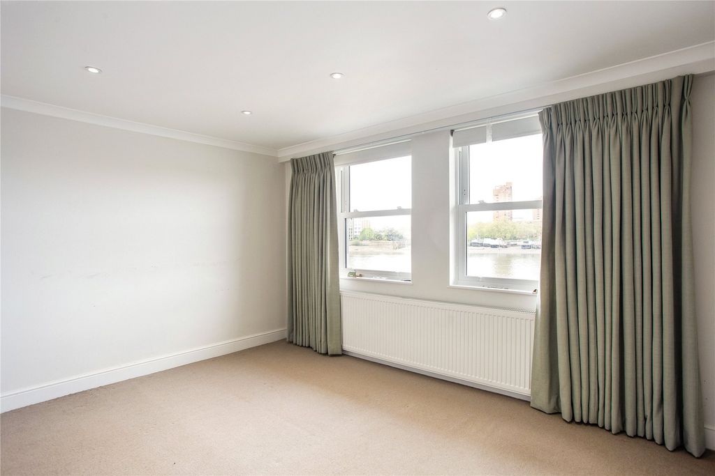 Property photo 3 of 16 69902_Thorney Cresce