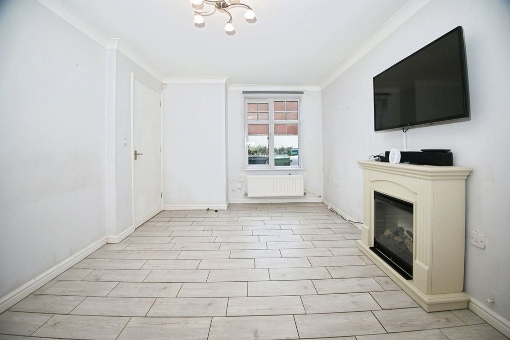 Property photo 3 of 21 Pbox-Img.Jpg