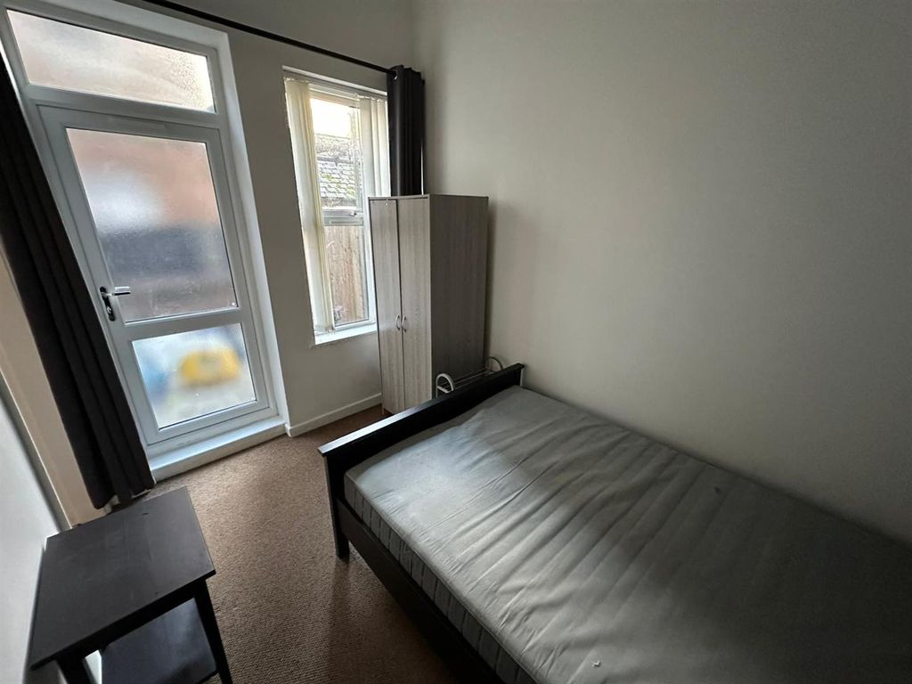 Property photo 3 of 7 415ba8d7-1239-4994-8Aee-A5Db4E38F950.Jpg