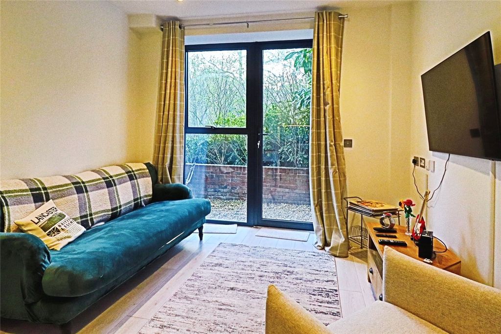 Property photo 3 of 9 Picture No. 11