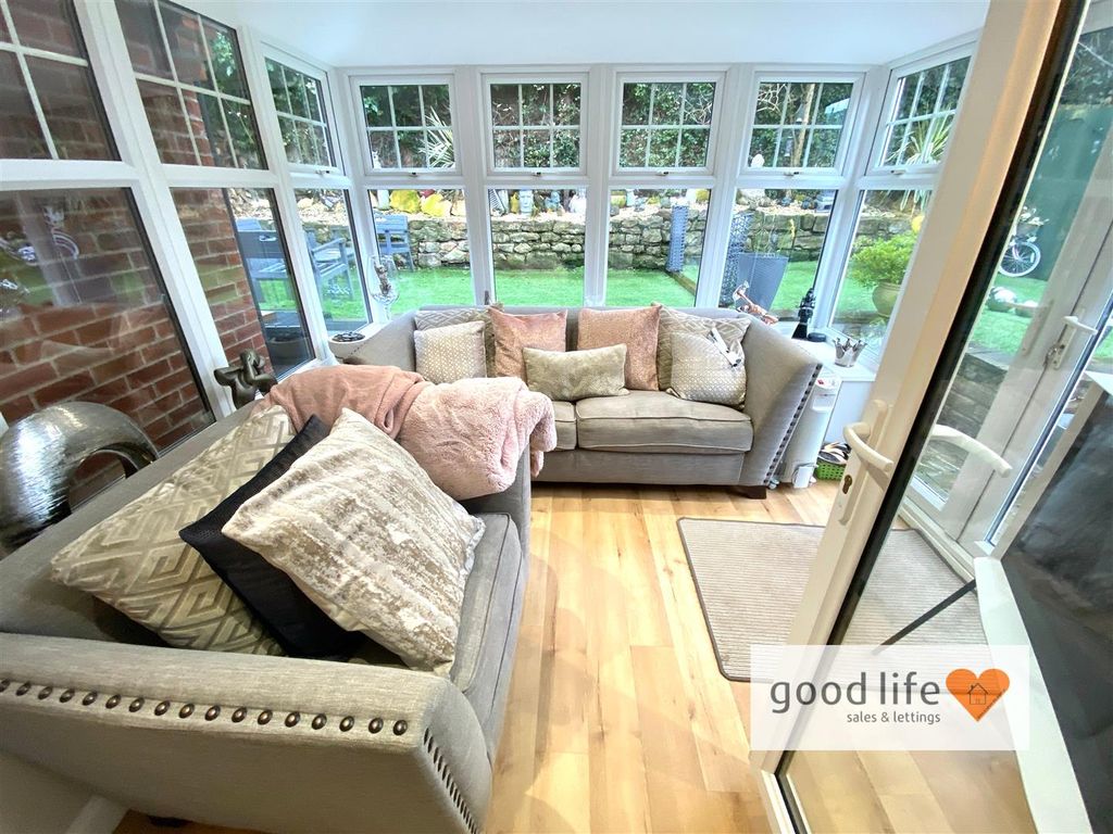 Property photo 3 of 29 20260129_144341661_Ios33Southsidegardens.Jpg