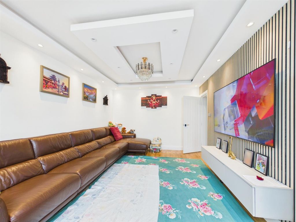Property photo 3 of 16 Cam01563G0-Pr0265-Still017.Jpg