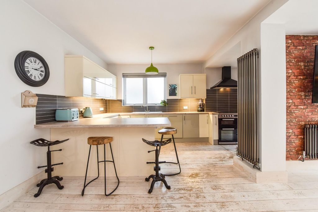 Property photo 1 of 23 A897Bfc1-56DC-44E5-838C-C5C48CD96Ad4.Jpeg