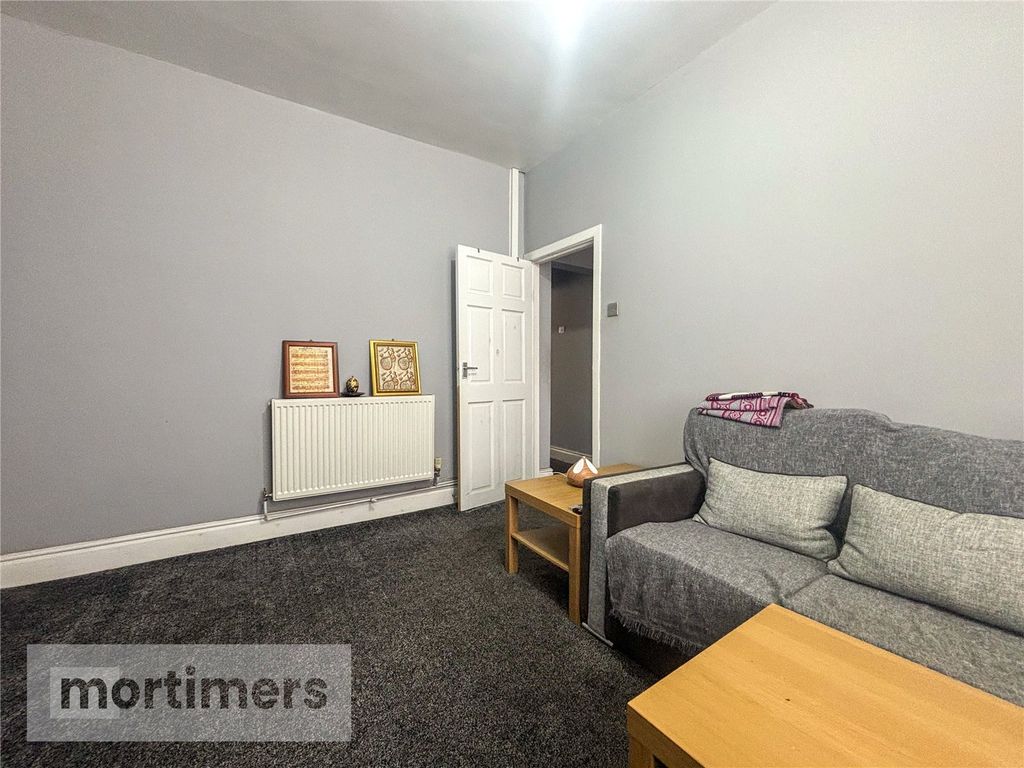 Property photo 2 of 10 Living Room