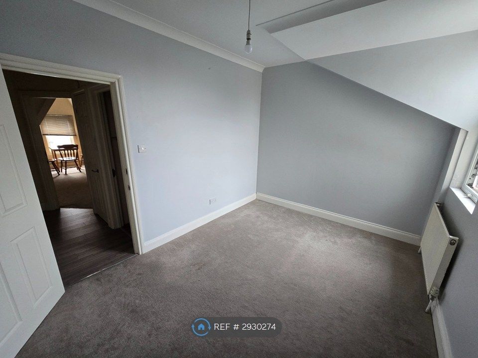Property photo 3 of 5 Bedroom 1