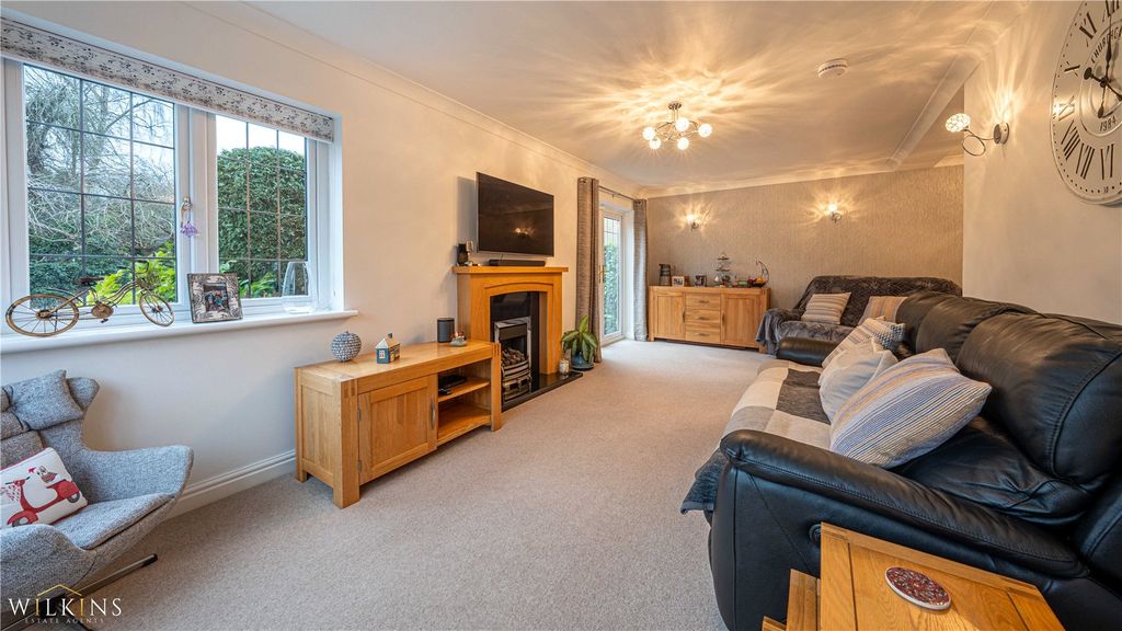 Property photo 3 of 44 Picture No. 37