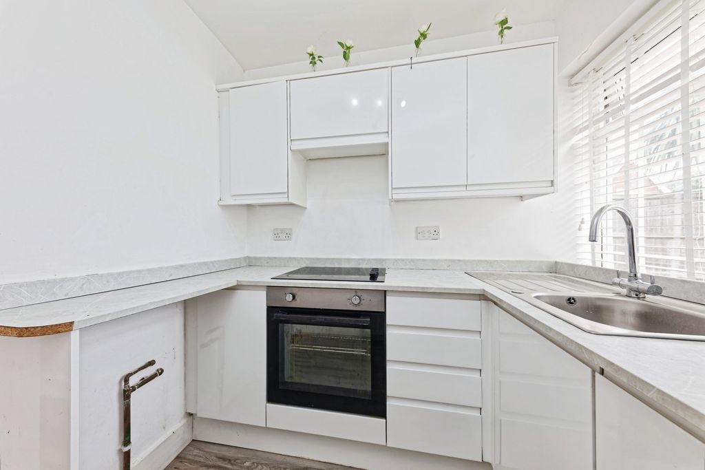 Property photo 3 of 17 Pbox-Img.Jpg