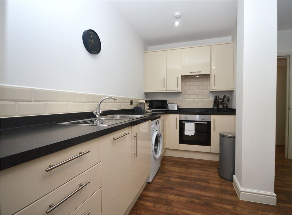 Property photo 3 of 7 Picture No. 14