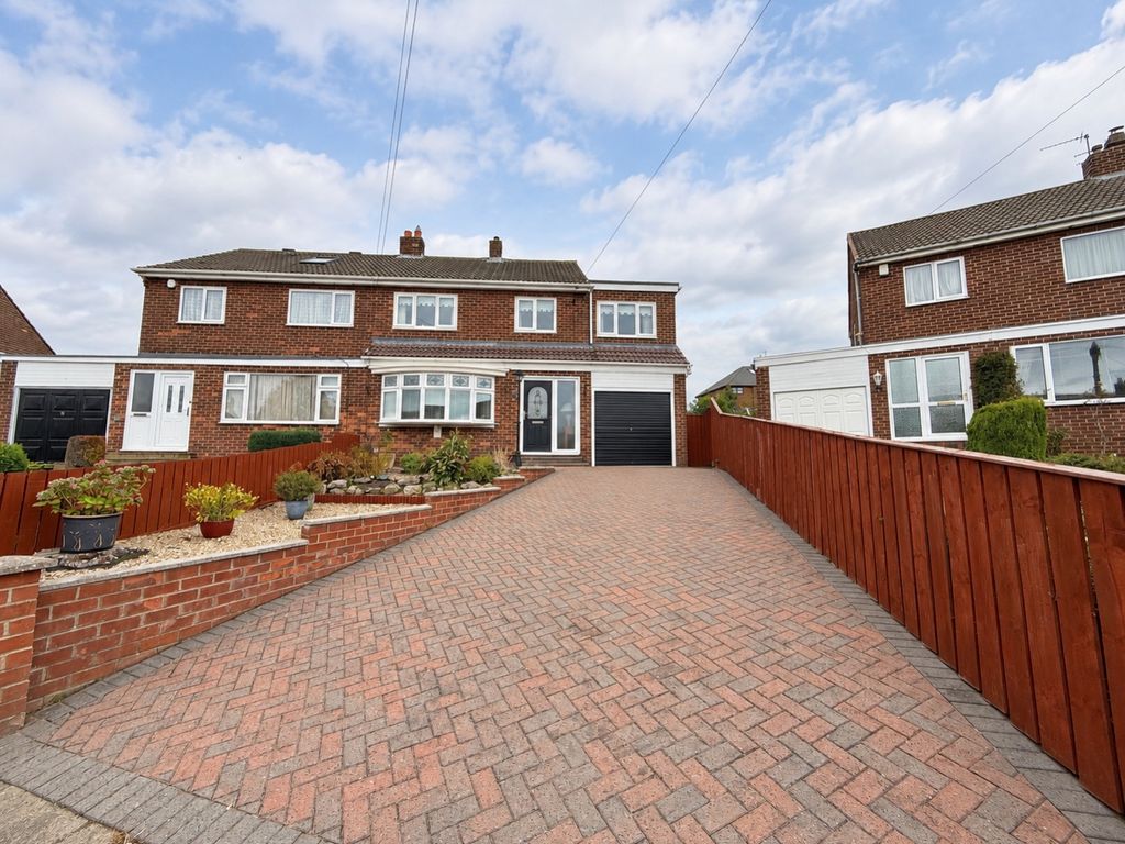 Property photo 1 of 27 379Ac9B1-Cfed-4838-8733-F37668B588D3