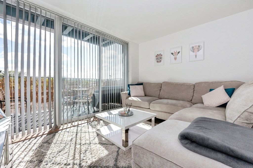 Property photo 2 of 12 Pbox-Img.Jpg