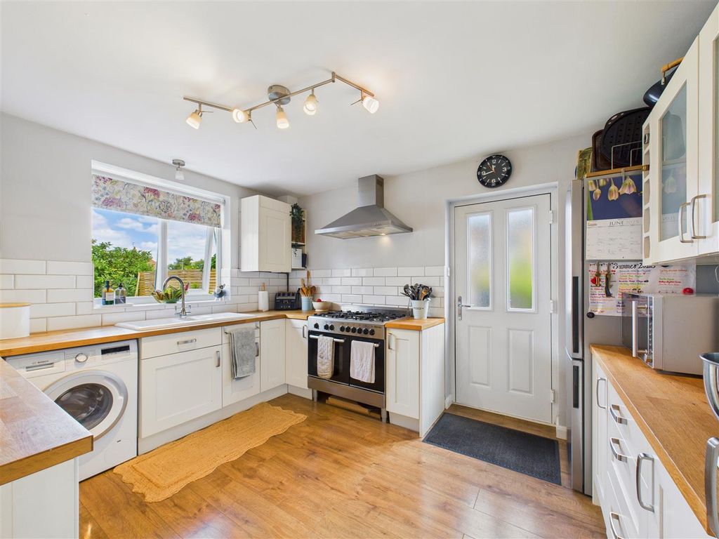 Property photo 3 of 13 Kitchen