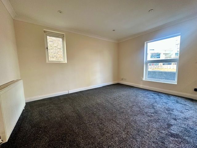 Property photo 3 of 7 Living Room