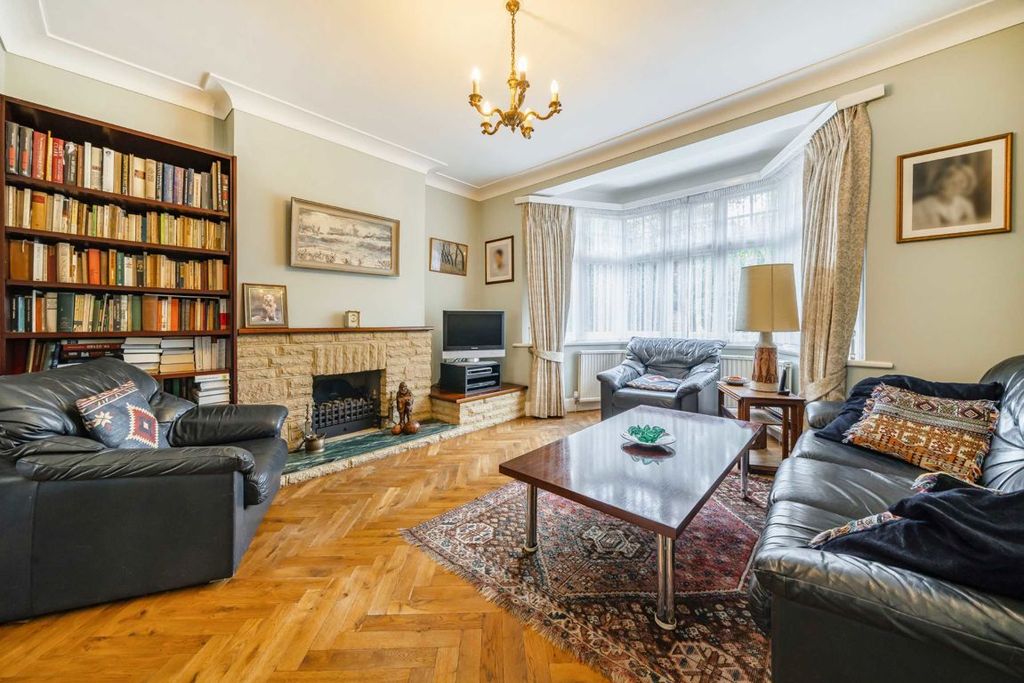 Property photo 2 of 7