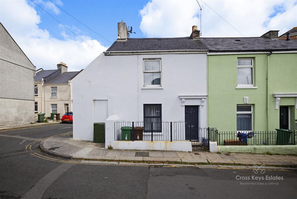 Property photo 1 of 20 Cross Keys Estates