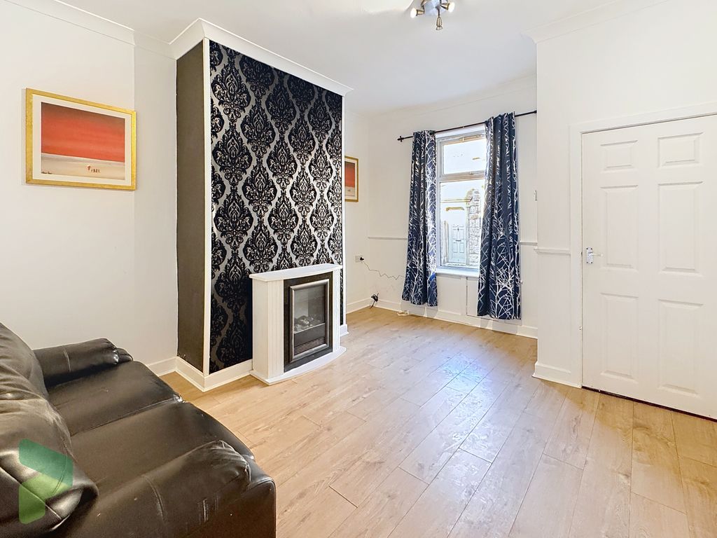 Property photo 2 of 17 Living Room