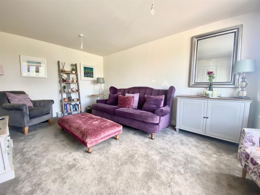 Property photo 3 of 37