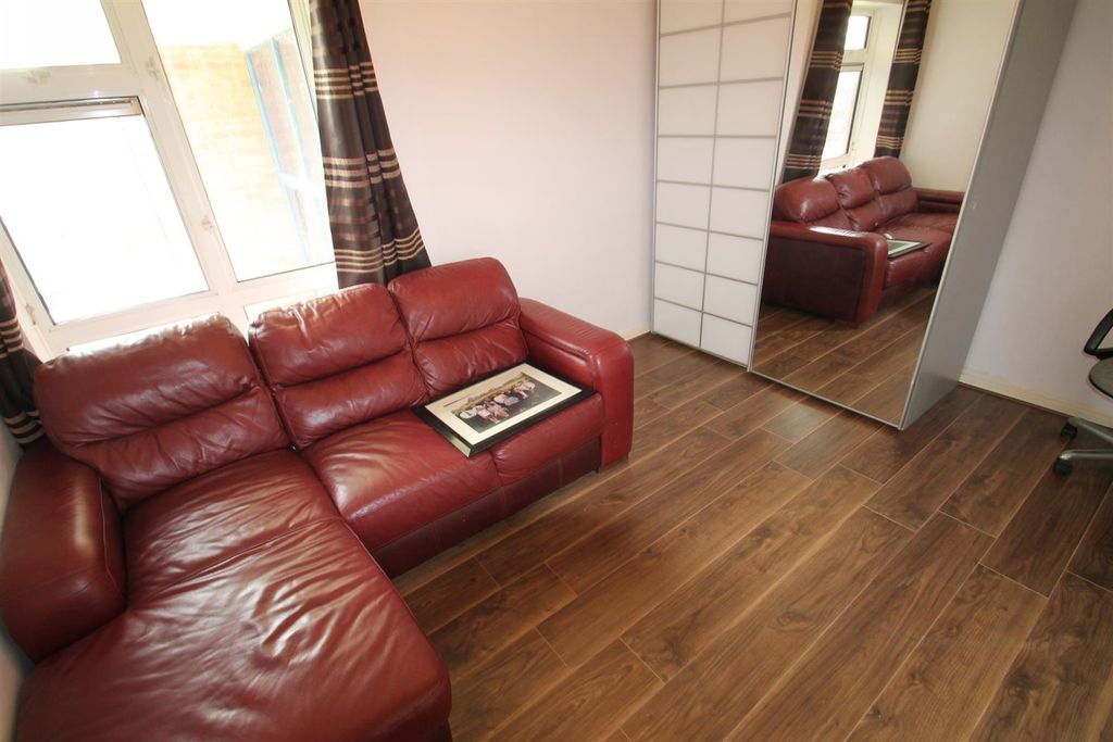 Property photo 2 of 8 Img_4013.Jpg