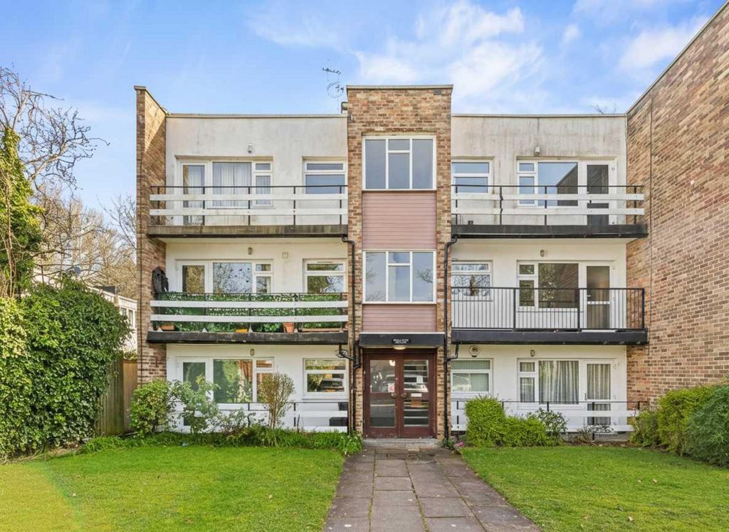 Property photo 2 of 23