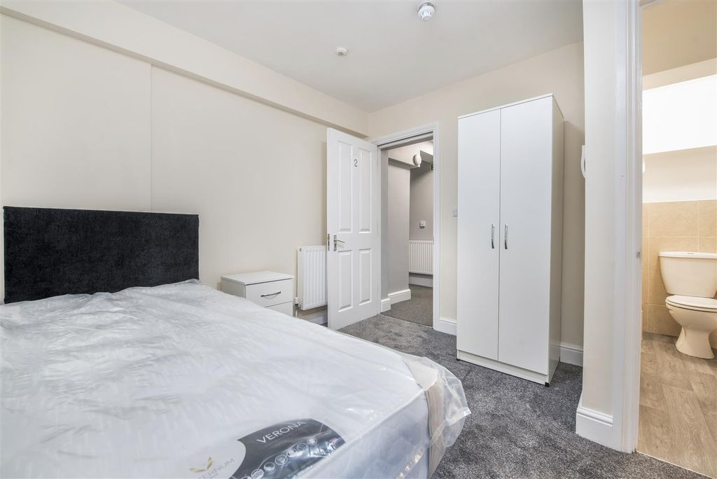 Additional image 9 of 9 bed semi-detached house for saleWalk Of Station, High Wycombe HP13