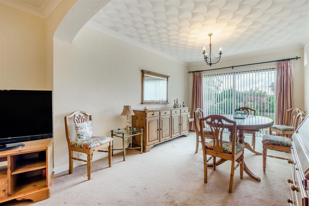 Property photo 3 of 16 8659670-Interior09.Jpg