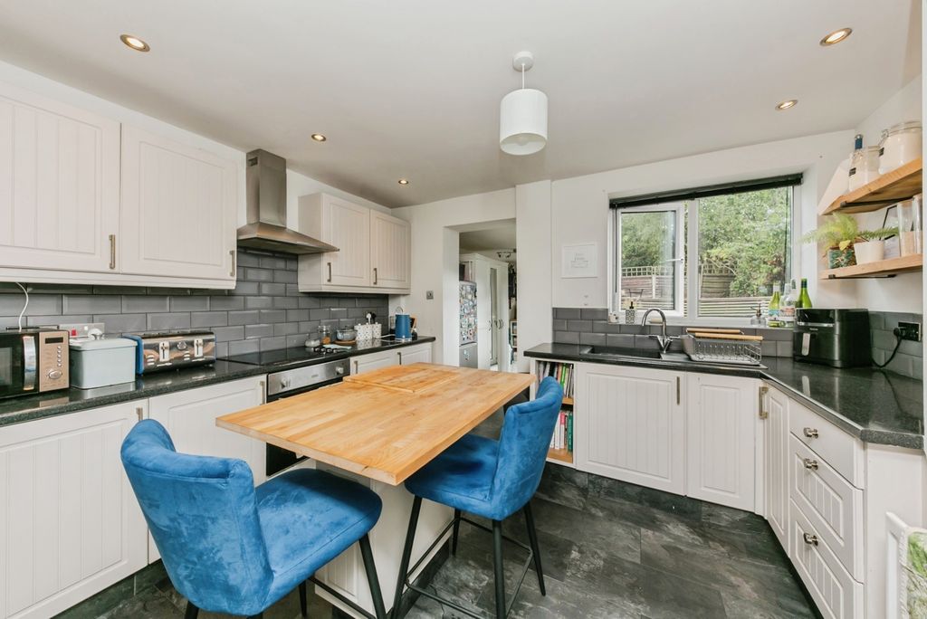 Property photo 3 of 17 Pbox-Img.Jpg