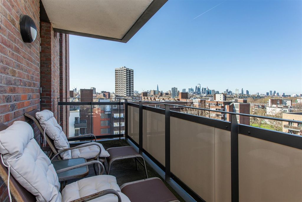 Property photo 1 of 17 Balcony