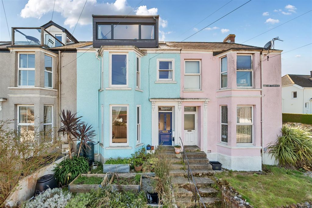 Property photo 1 of 25