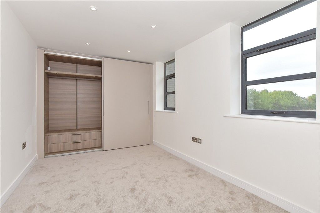 Property photo 1 of 9 Bedroom 1