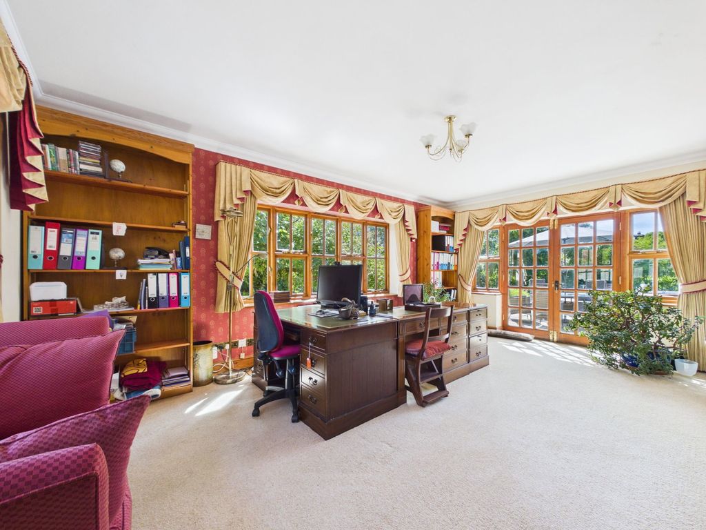 Property photo 3 of 49