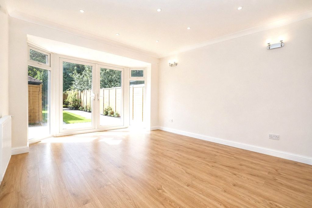 Property photo 2 of 13 Picture No. 18
