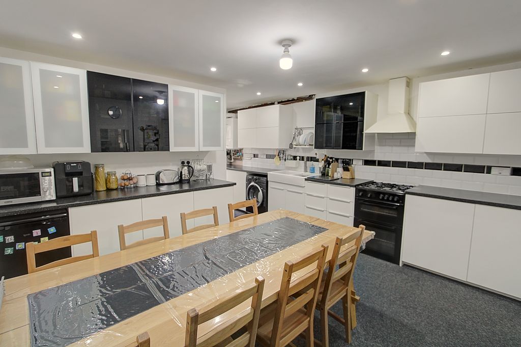 Property photo 2 of 12 Kitchen Diner A