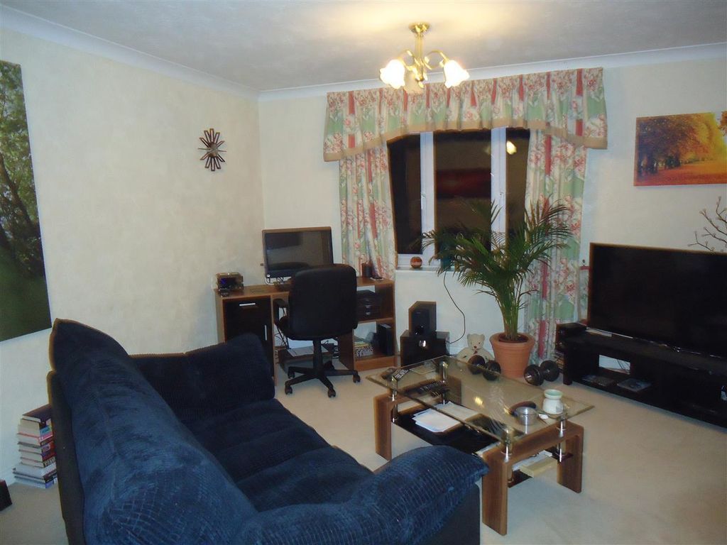 Property photo 3 of 6