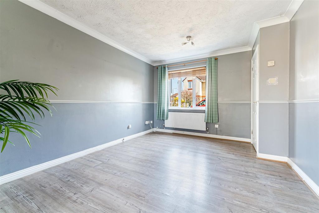 Property photo 3 of 13 Living Room