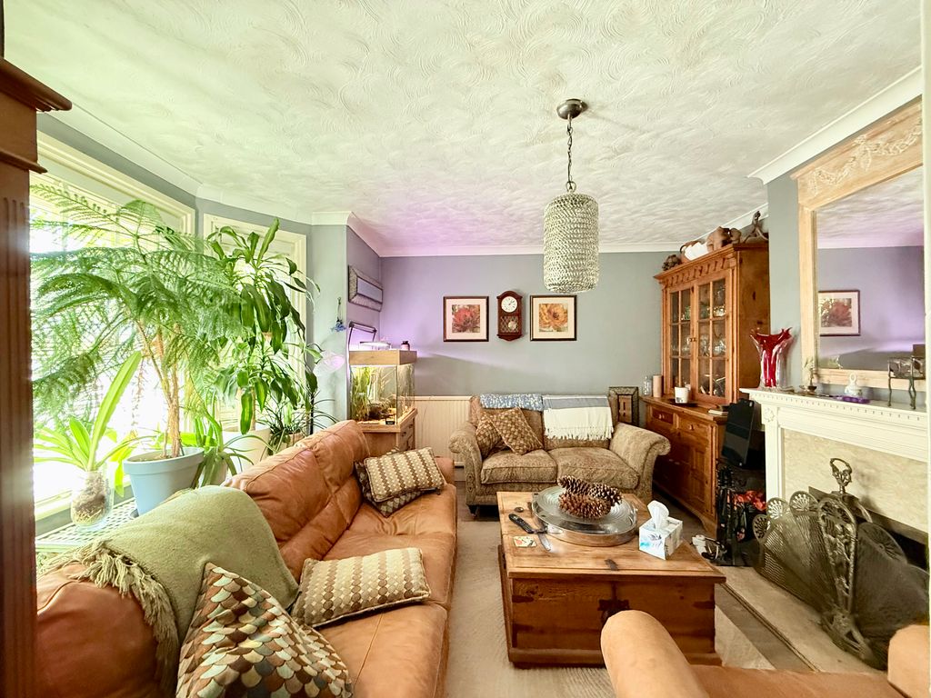Property photo 2 of 43