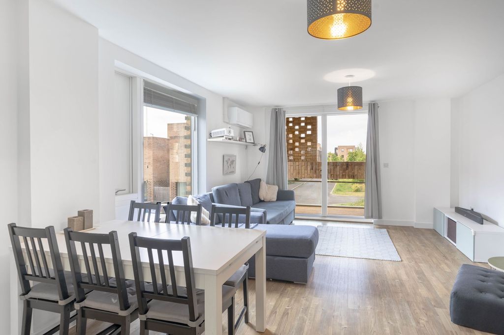 Property photo 3 of 9