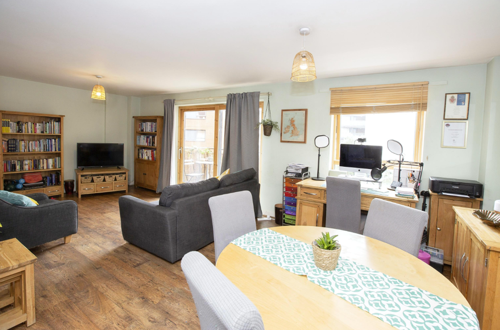 Property photo 2 of 11