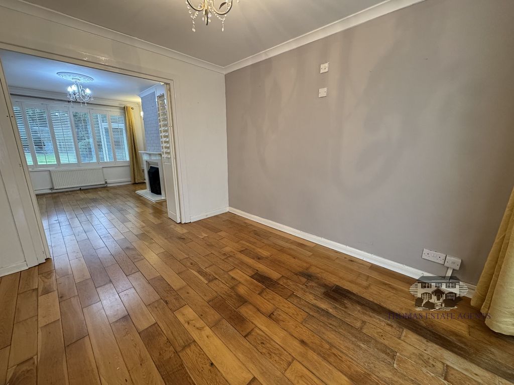 Property photo 3 of 14 Dining Room