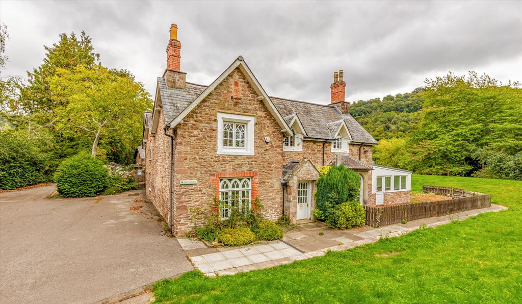 Property photo 2 of 30 Image