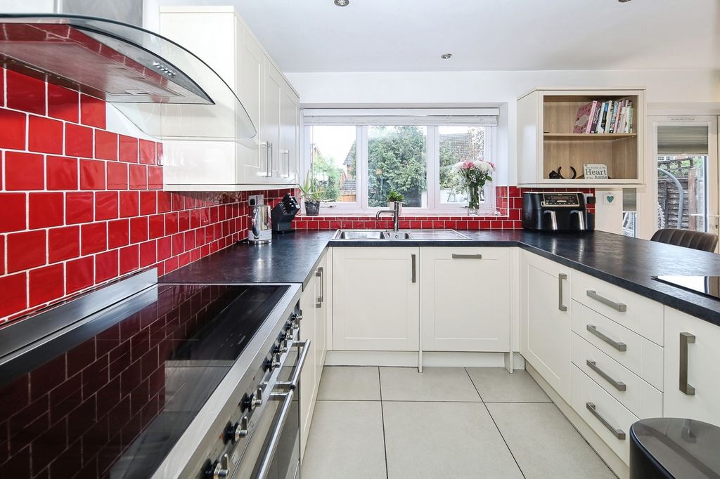 Property photo 2 of 18 Pbox-Img.Jpg