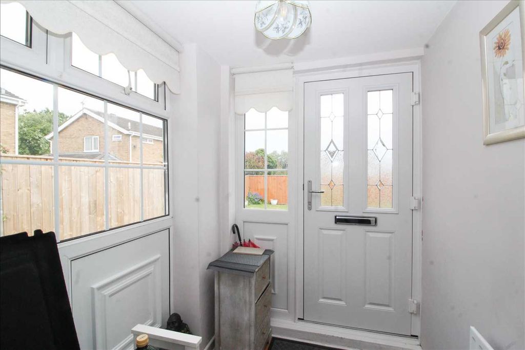 Property photo 2 of 10 Entrance Porch
