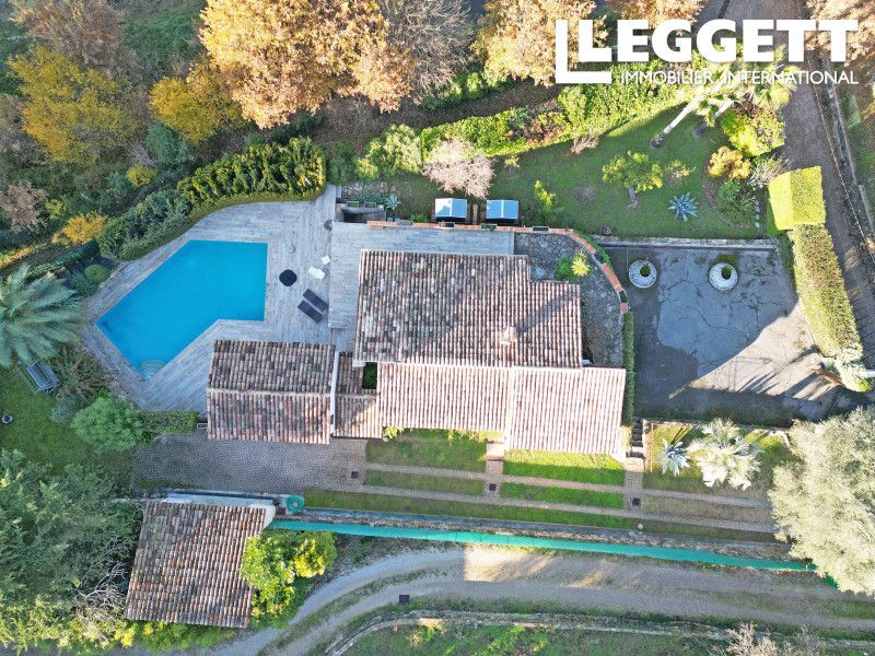 Property photo 2 of 10