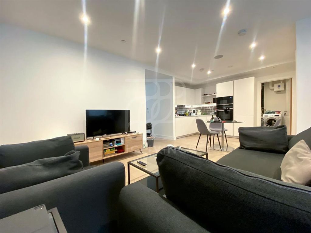Property photo 3 of 15 72E8A687-53dc-4434-A3F1-169Aaf7559A2.Jpg