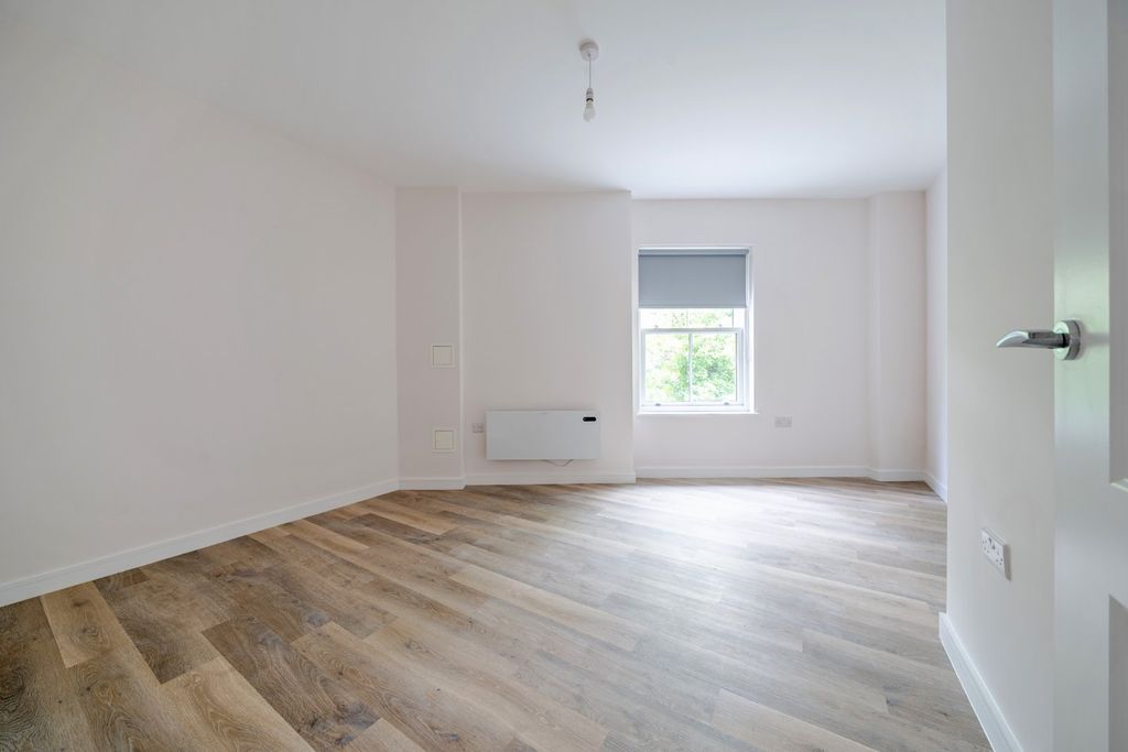 Property photo 3 of 17 Picture No. 05